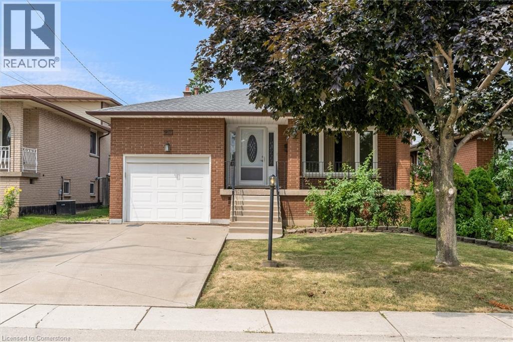 120 Ravenbury Dr, Hamilton, ON L8W 2B5