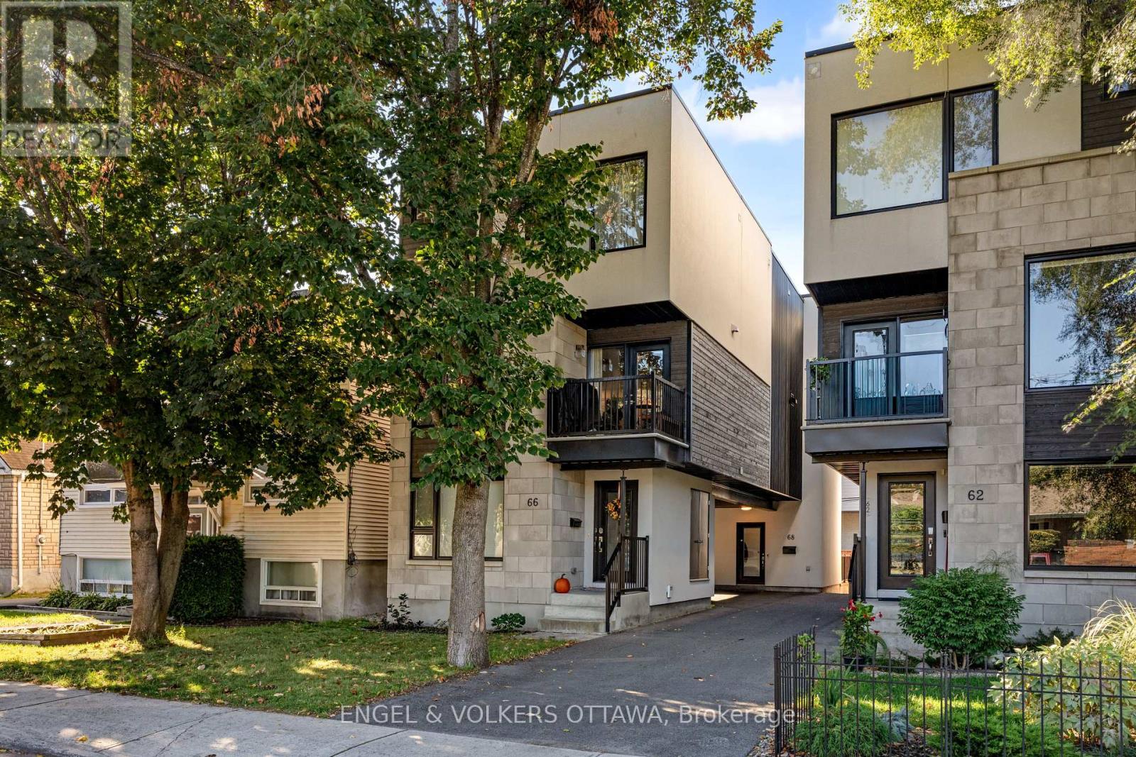 68 Jolliet Ave, Ottawa, ON K1L 5H2