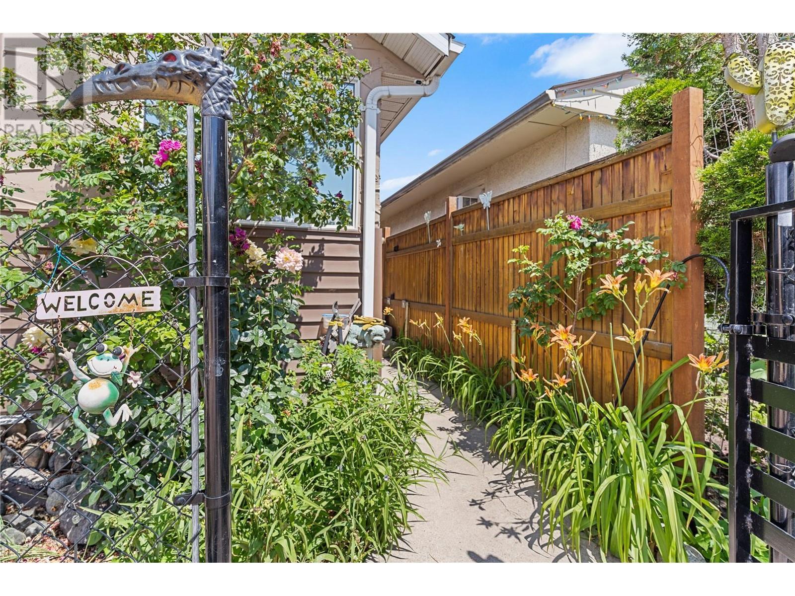 731 Revelstoke Ave, Penticton, BC V2A 2J1
