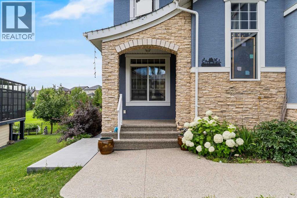 136 Stonemere Close, Chestermere, AB T1X 0C4