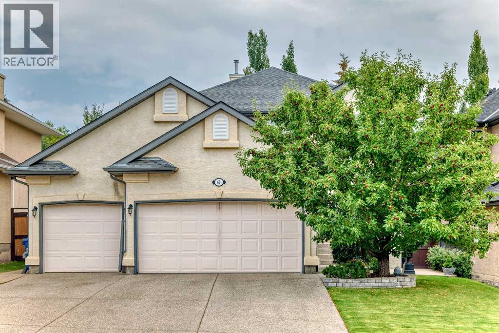 69 Simcoe Close SW, Calgary, AB T3H 4N4