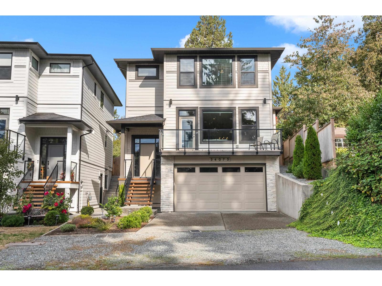 34075 Woodbine St, Abbotsford, BC V2S 2R3