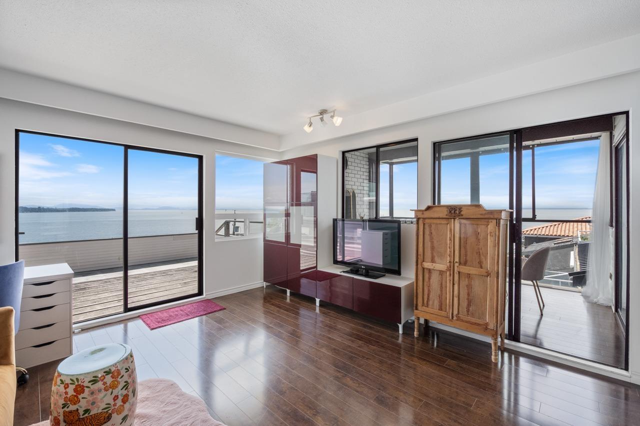 15135 Columbia Ave, White Rock, BC V4B 1J2