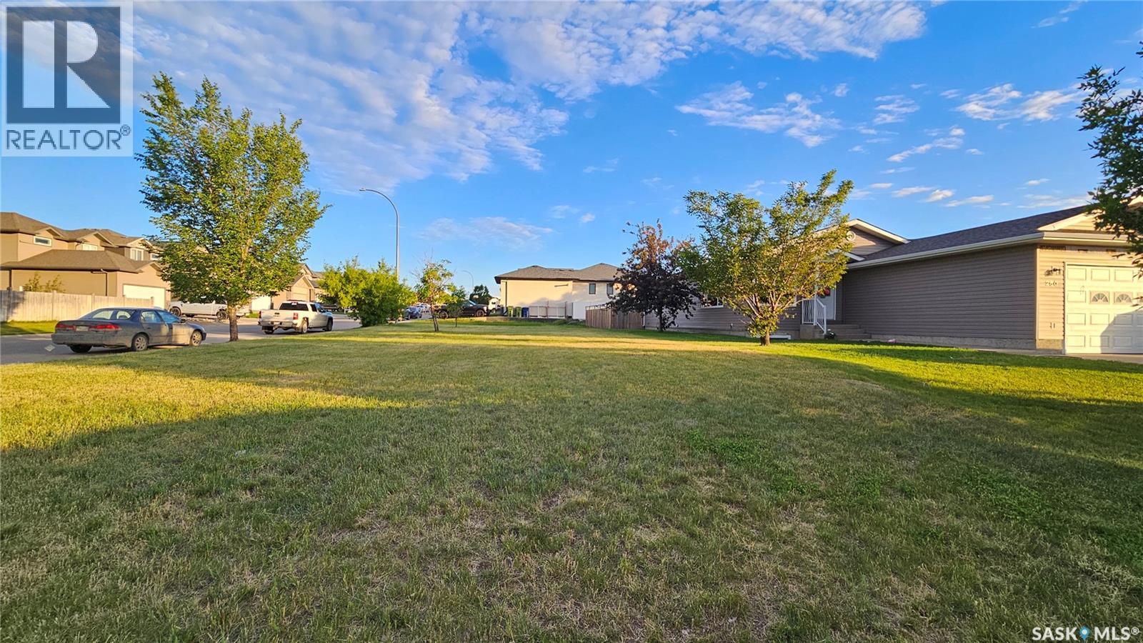 254 Wellington Dr, Moose Jaw, SK S6K 0A1