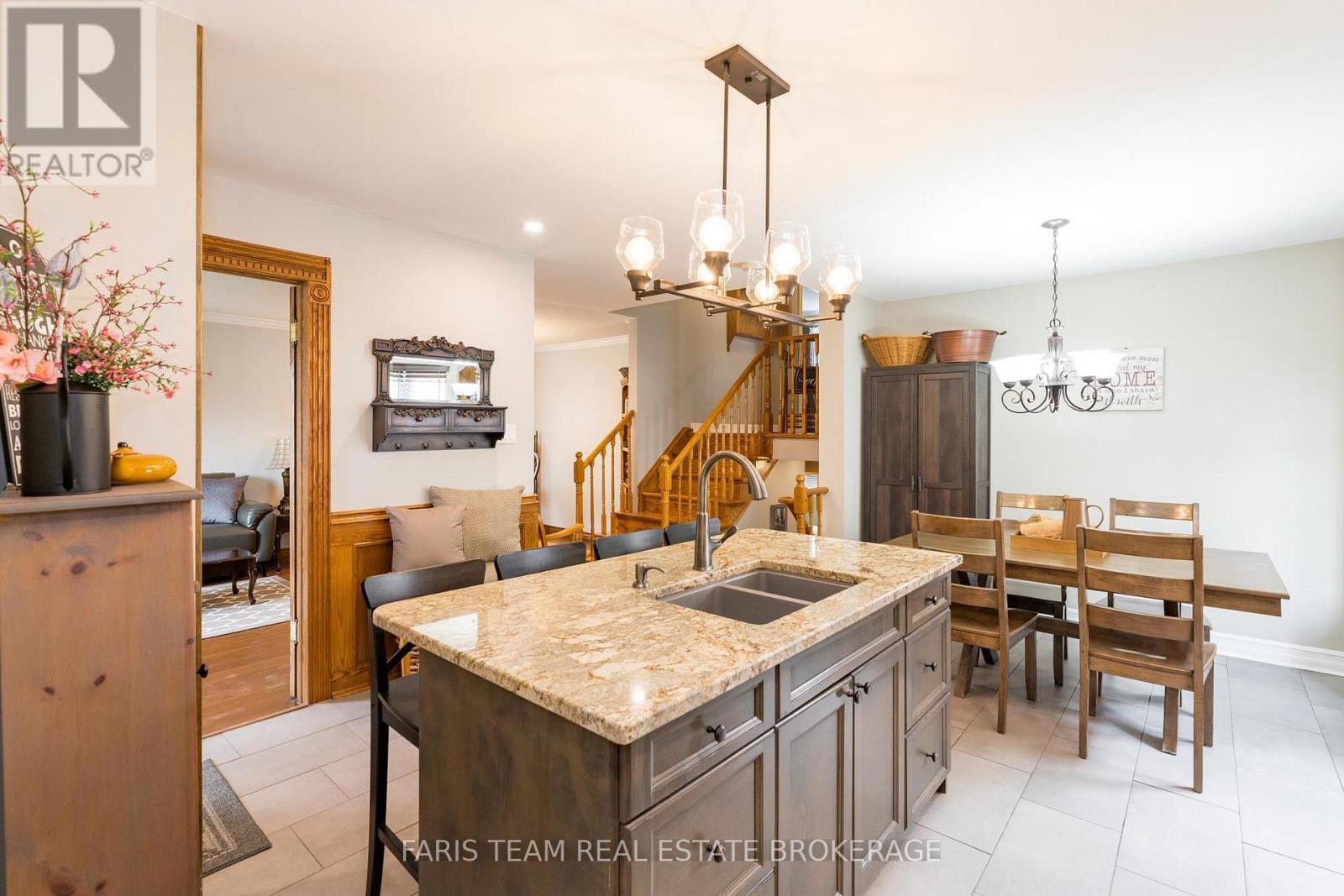 41 Mcdougall Dr, Barrie, ON L4N 7H7