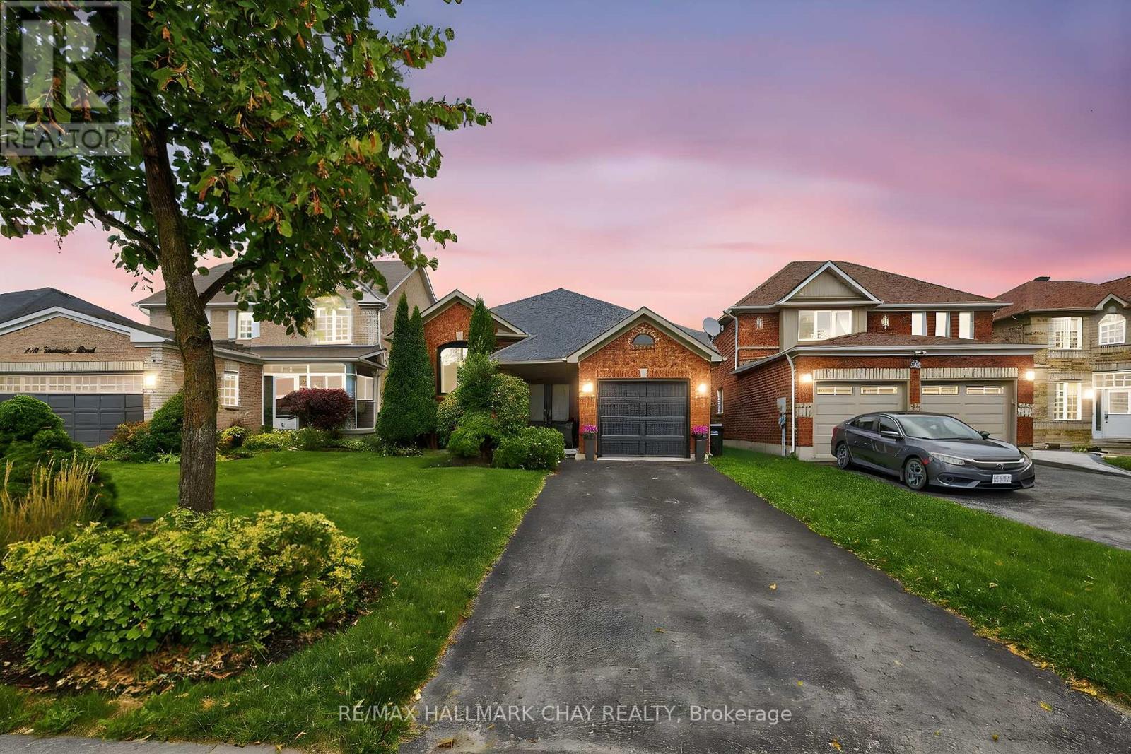 120 Tunbridge Rd, Barrie Georgian Drive, ON L4M 6T1