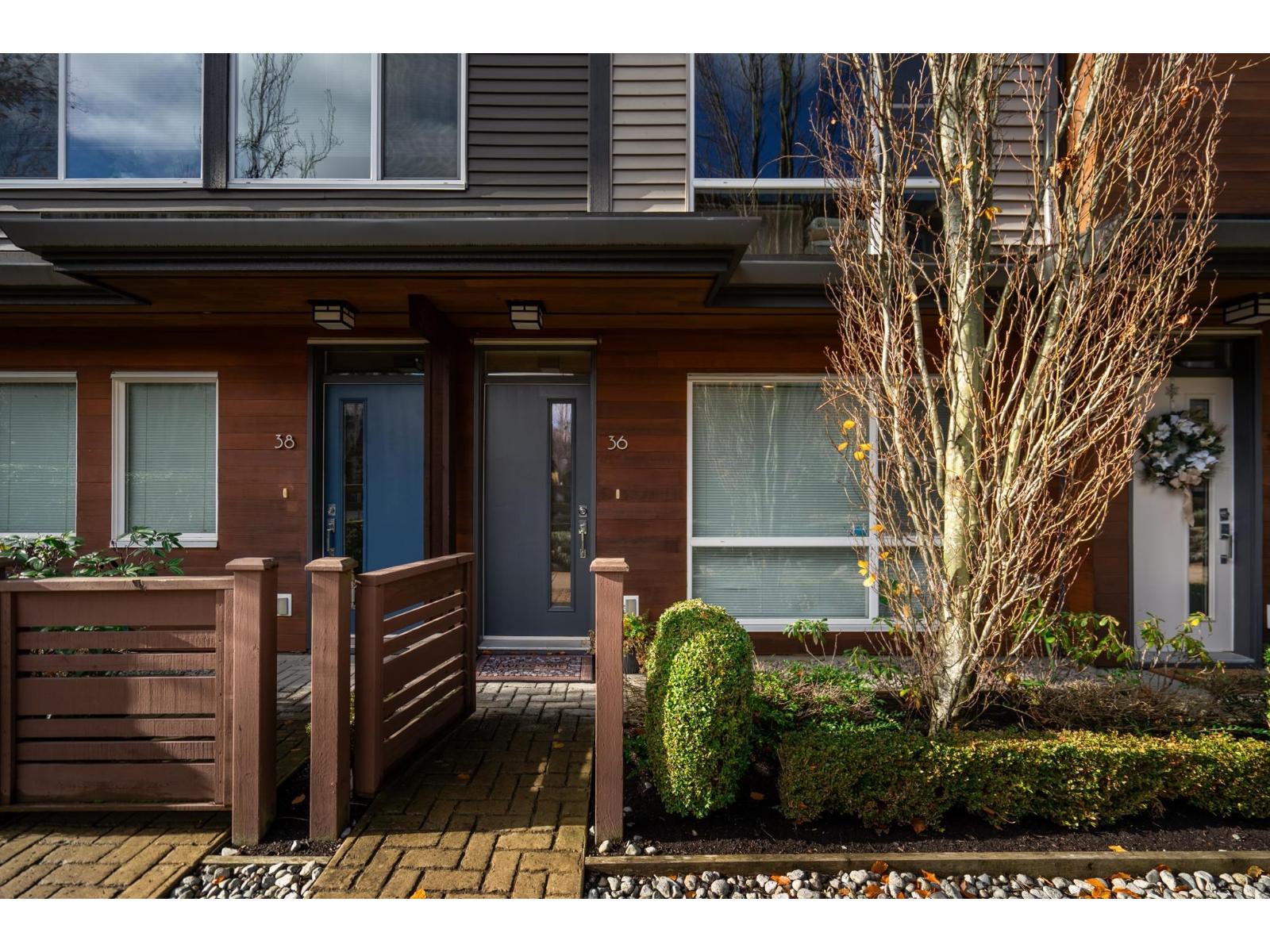 23 Avenue Unit 16223 #a, Surrey, BC V3Z 6P4