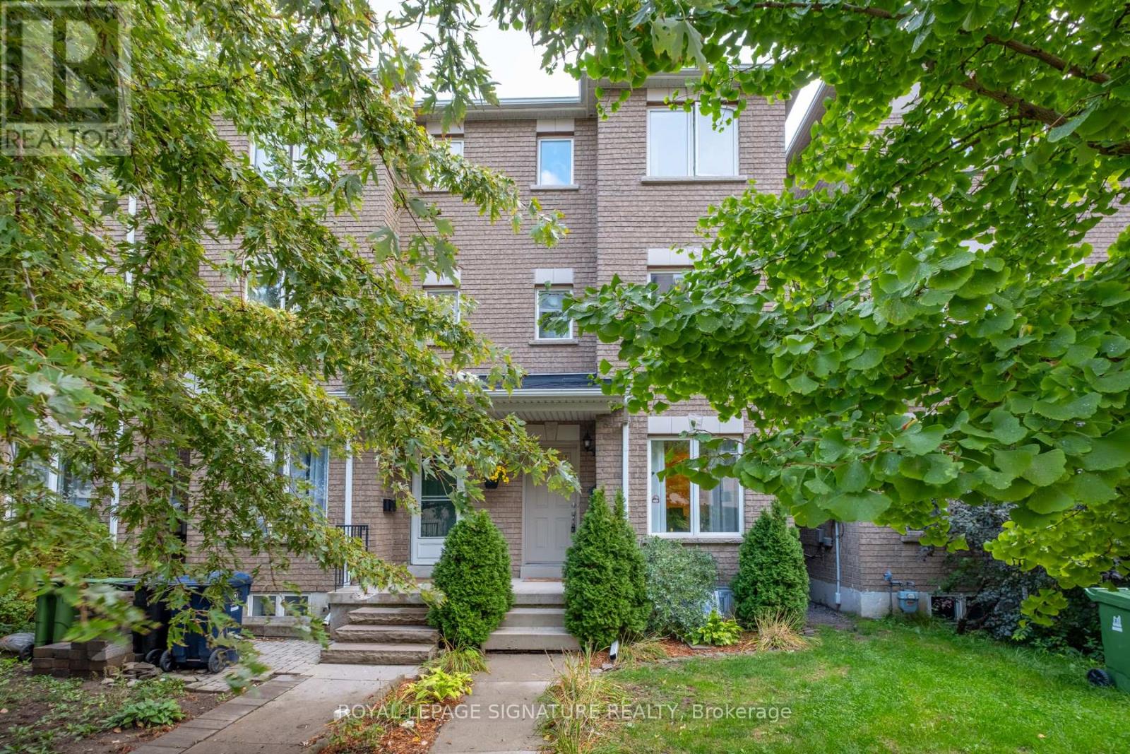 21 Trent Ave, Toronto East End-danforth, ON M4C 5C6