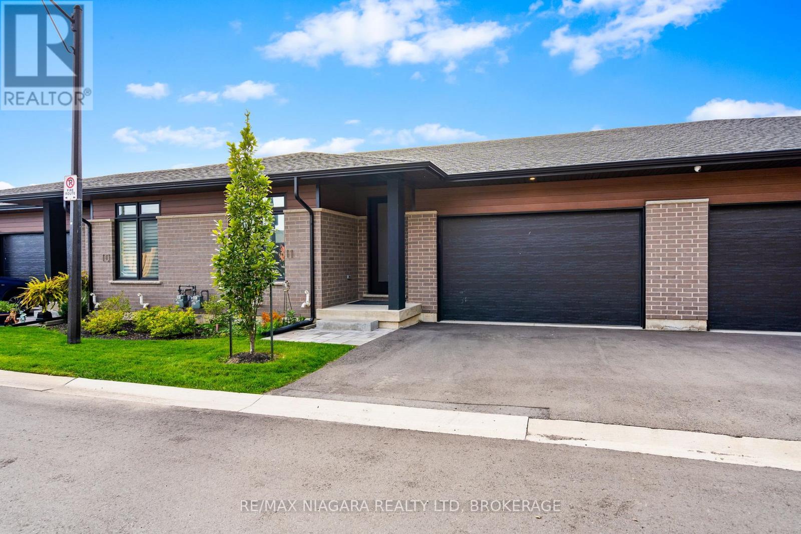 11 300 Richmond St, Thorold Confederation Heights, ON L2V 0L6
