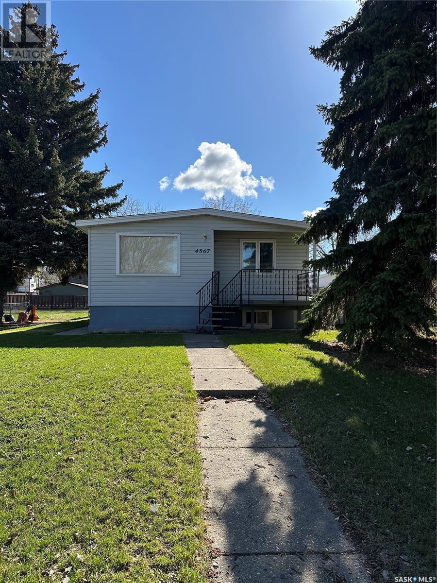 4567 Price Ave, Gull Lake, SK S0N 1A0