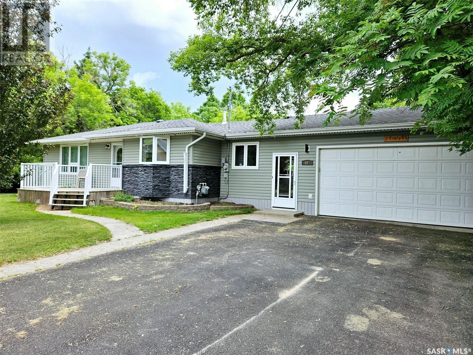 404 Manor St, Arcola, SK S0C 0G0
