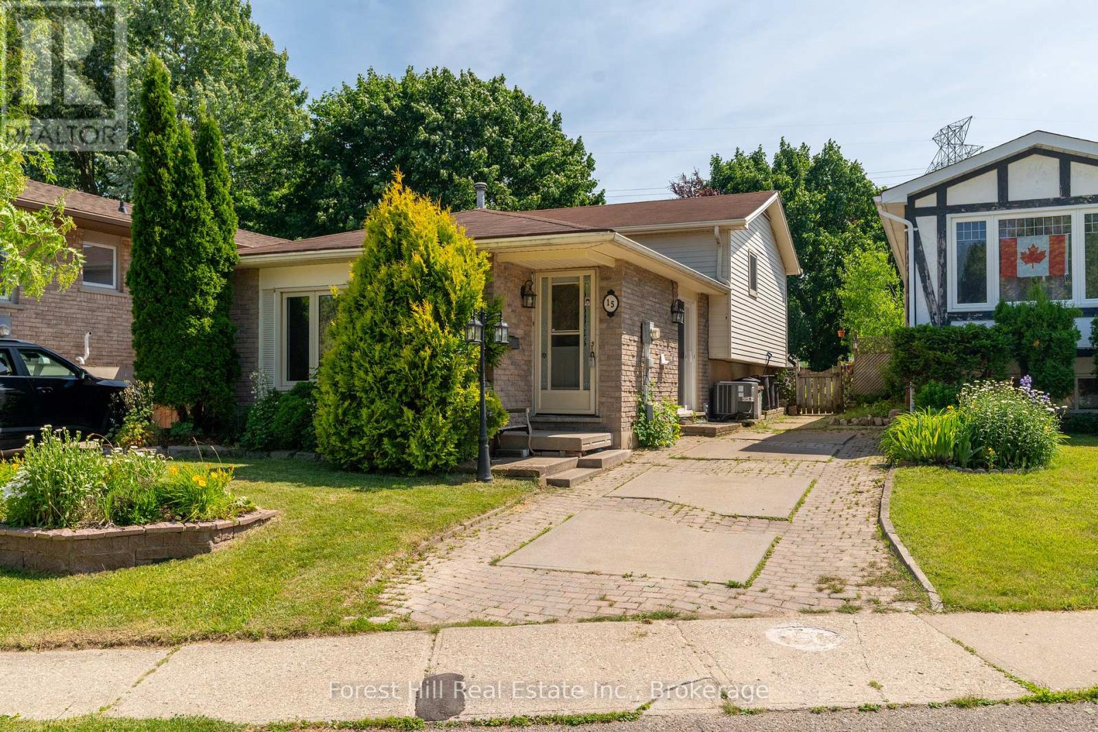 15 Homestead Pl, Kitchener, ON N2N 1Z1