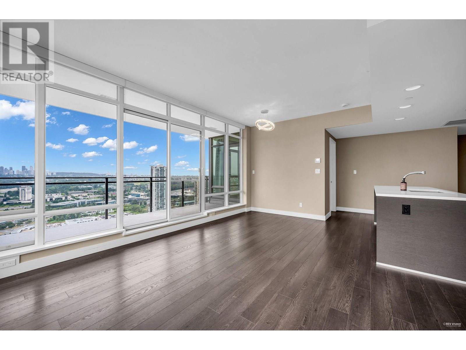 2008 Rosser Avenue Unit 2807, Burnaby, BC V5C 0H8