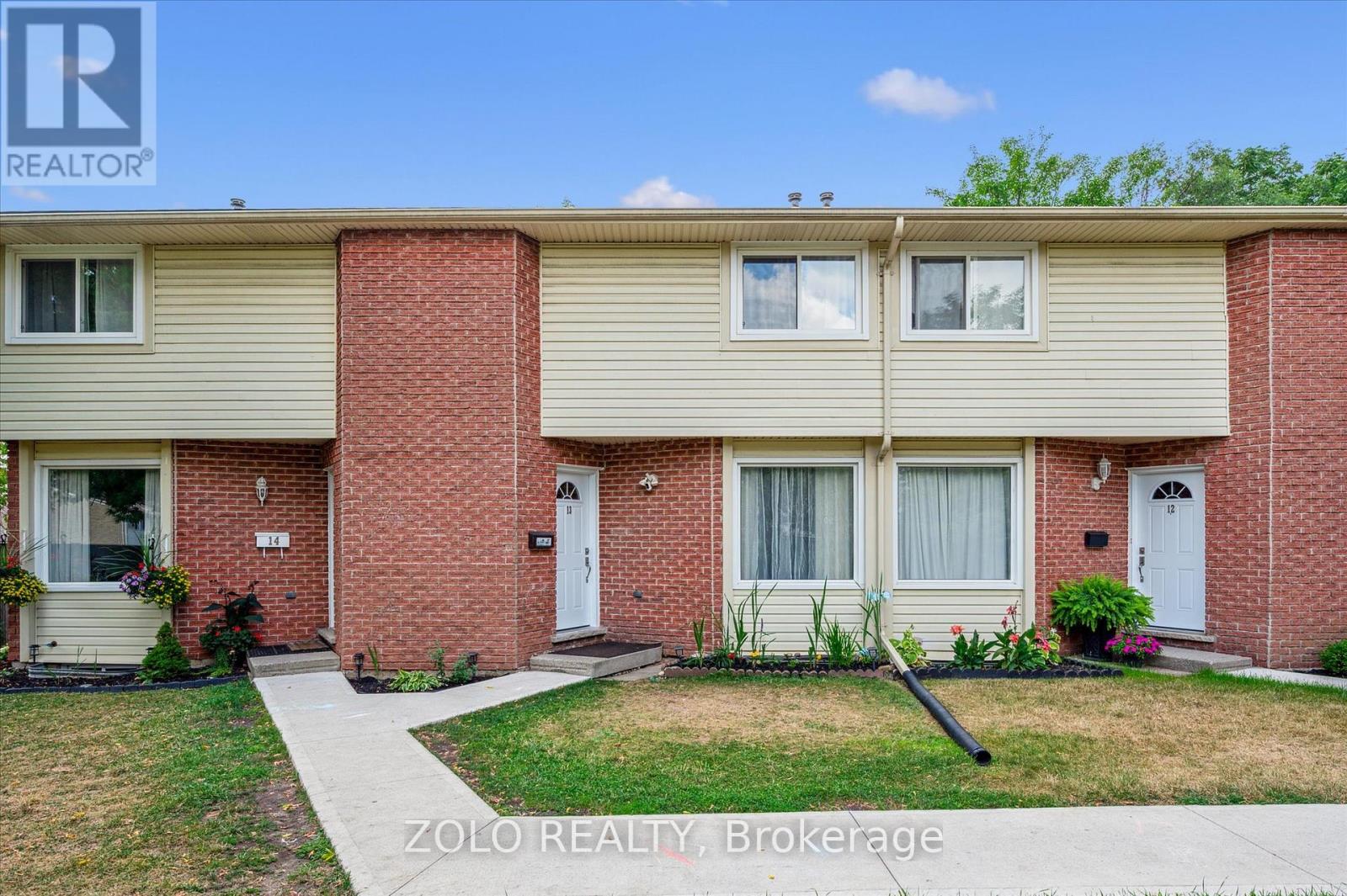 13 203 Fairway Rd N Rd, Kitchener, ON N2A 2N7