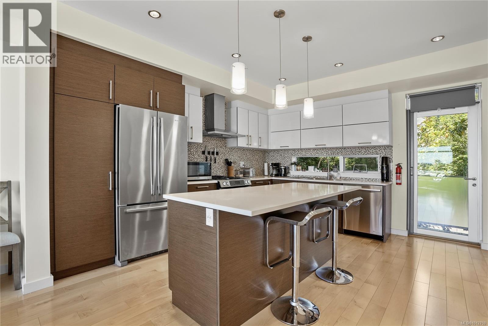 2830 Irma St Unit 1 St, Victoria, BC V9A 1S2