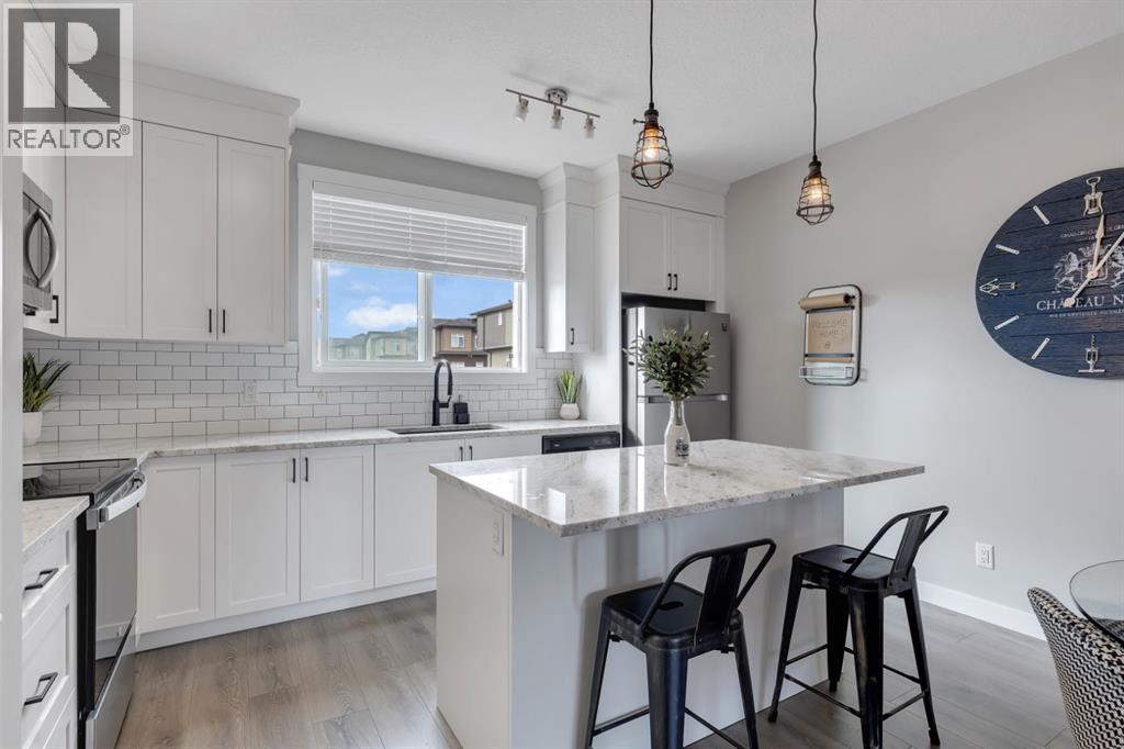 11 Sage Bluff Gate NW, Calgary, AB T3R 1T5
