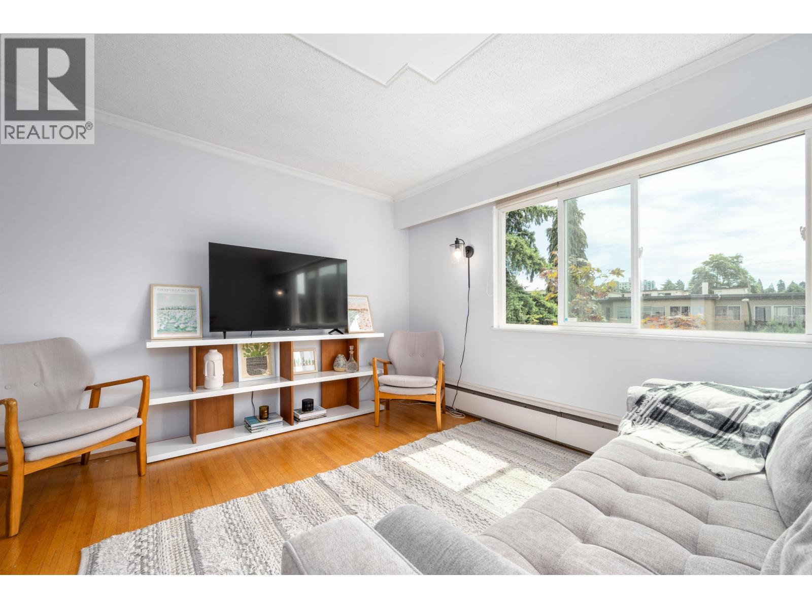 1235 W 10th Avenue Unit 8, Vancouver, BC V6H 1J5