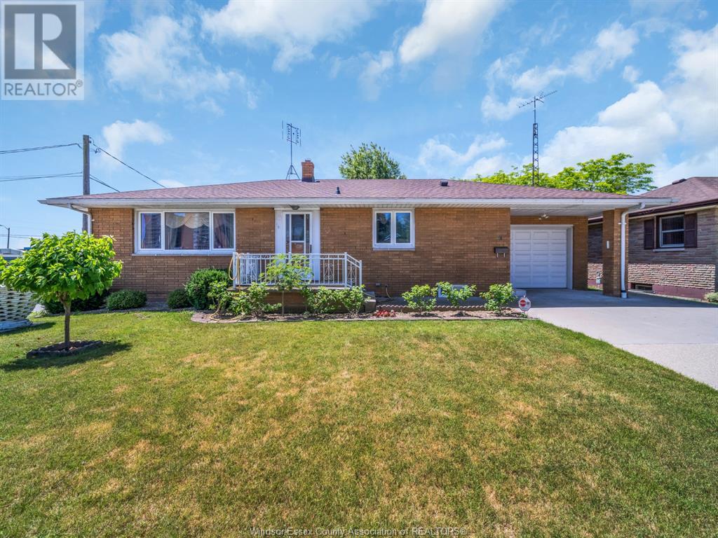 4 Pulford, Leamington, ON N8H 2J3