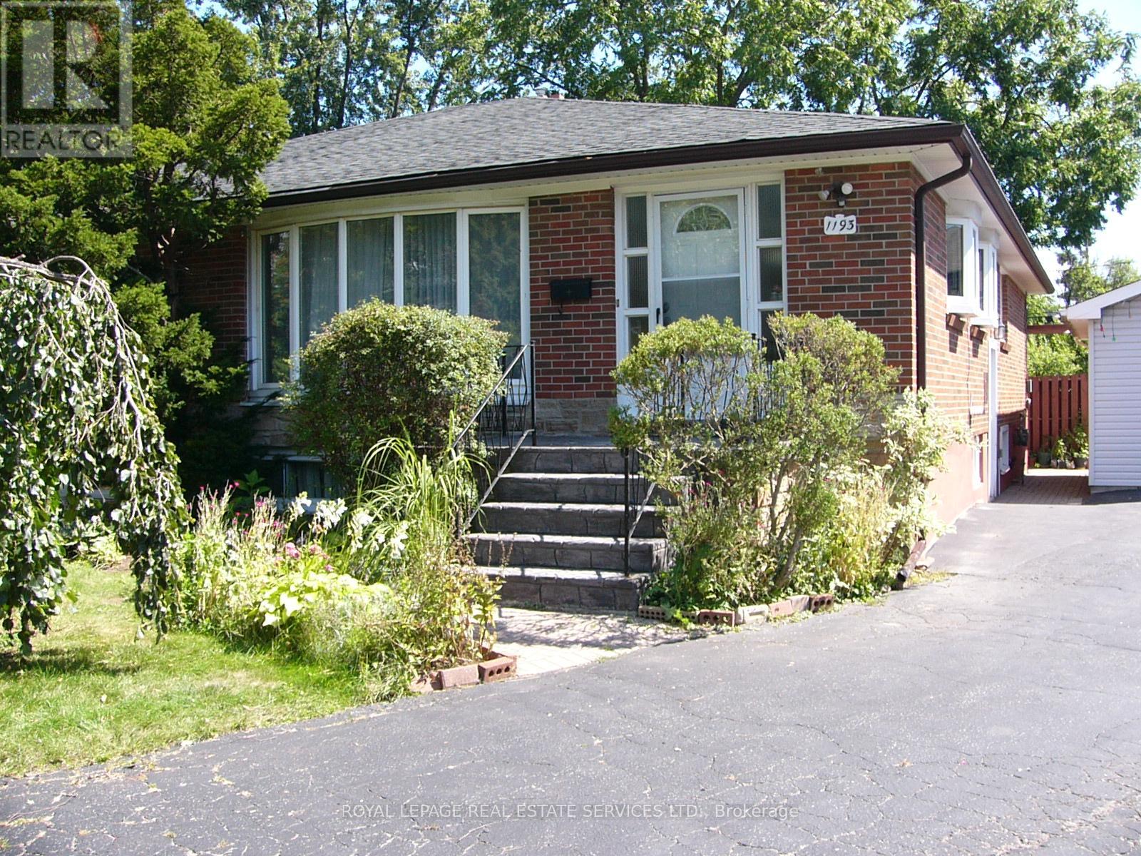 1193 Ingledene Dr, Oakville, ON L6H 2H8