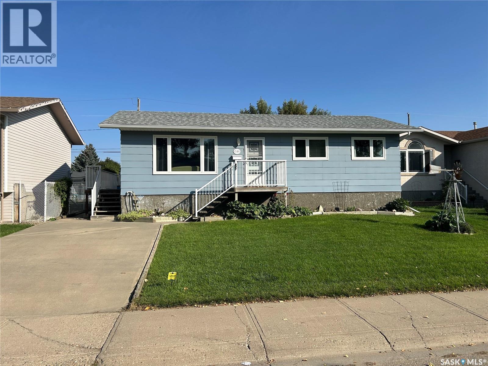 1534 Athabasca St W, Moose Jaw, SK S6H 7K4