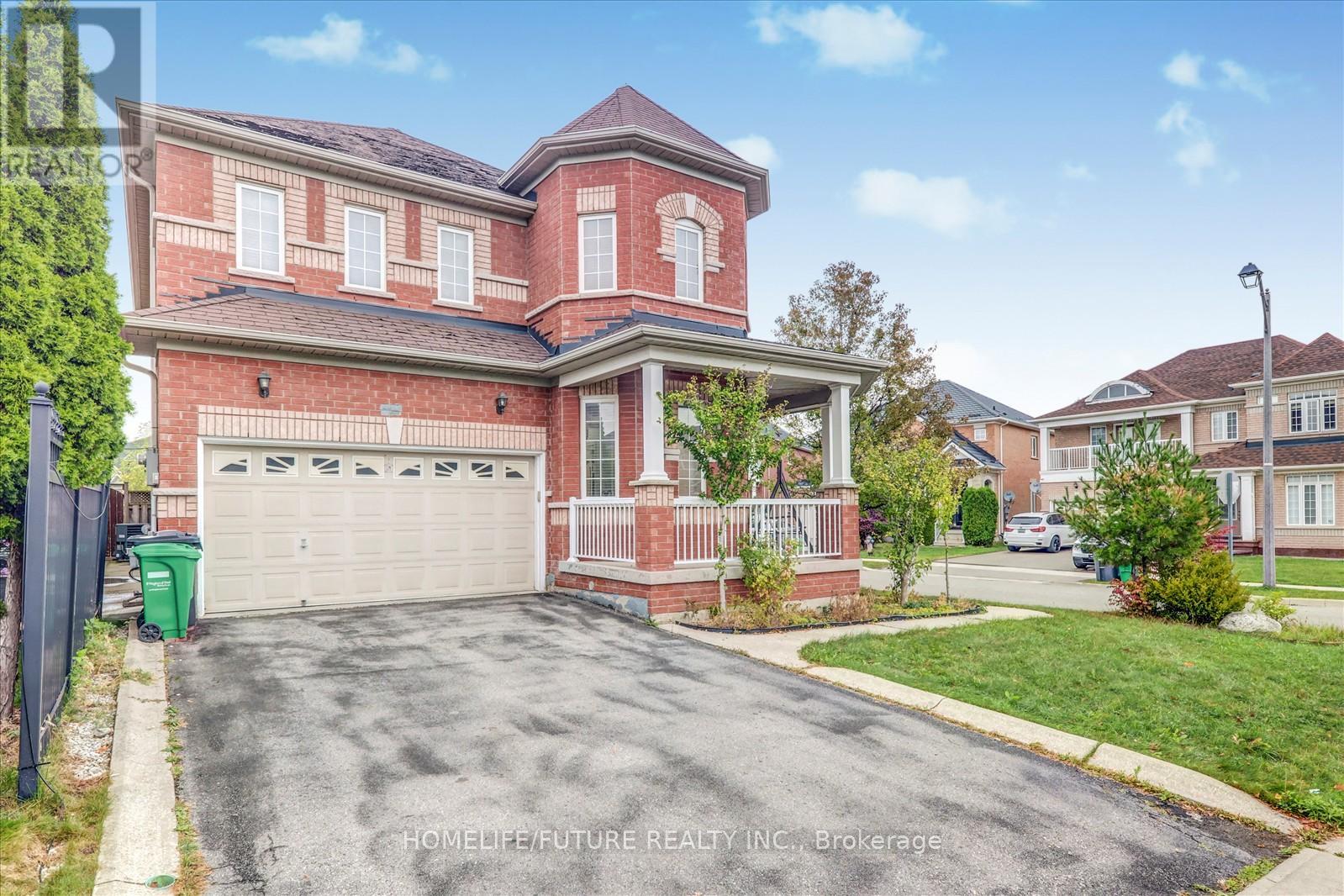 2 Tovey Ter, Brampton, ON L6R 3E6