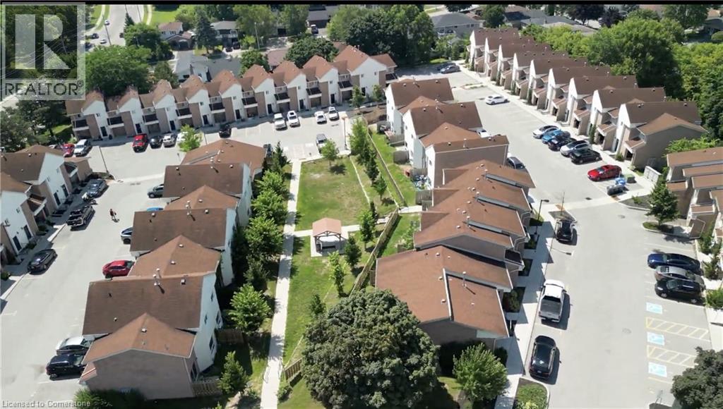 15 Millwood Cres, Kitchener, ON N2P 1X3