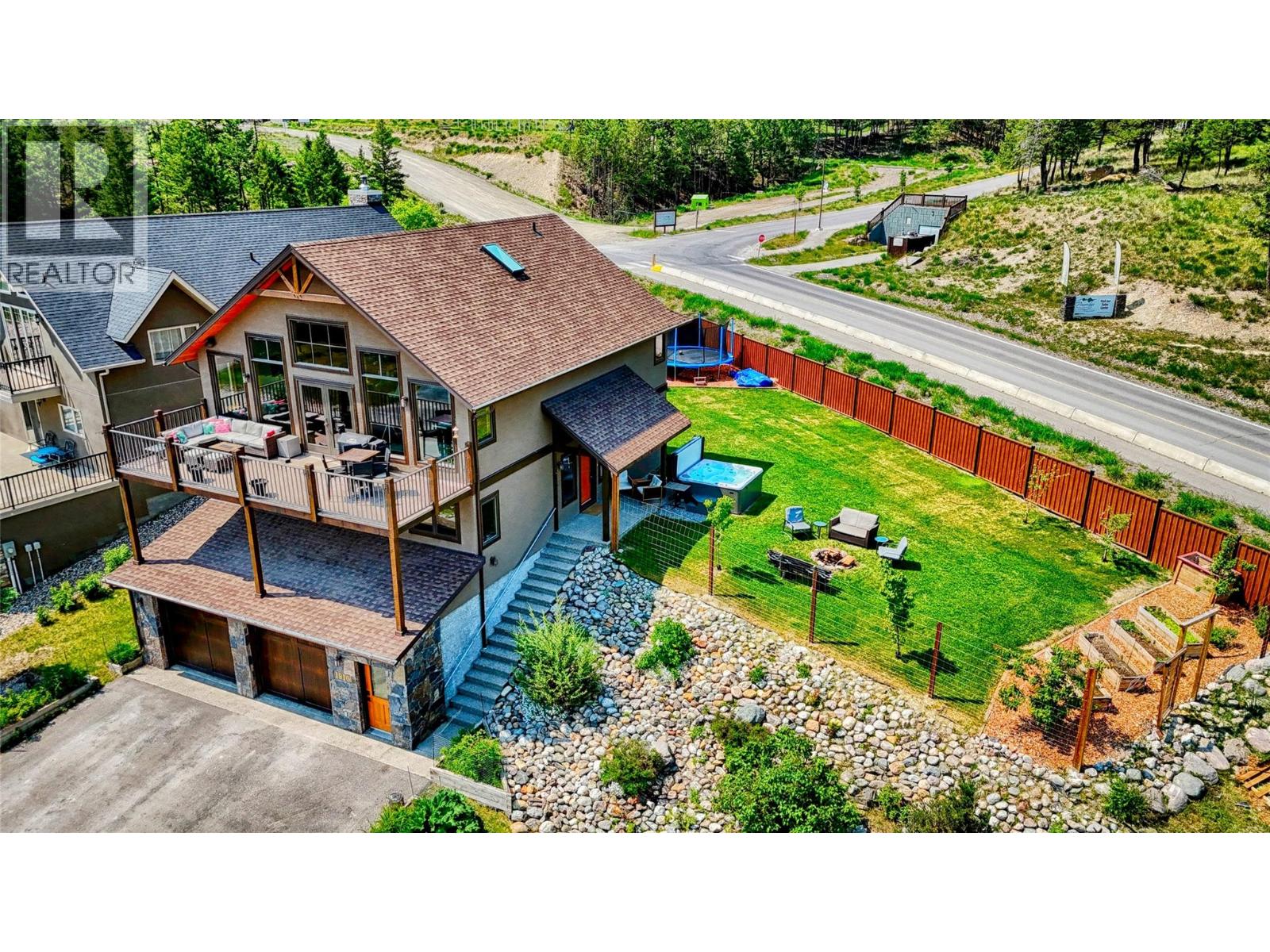 1910 Pineridge Dr, Invermere, BC V0A 1K4