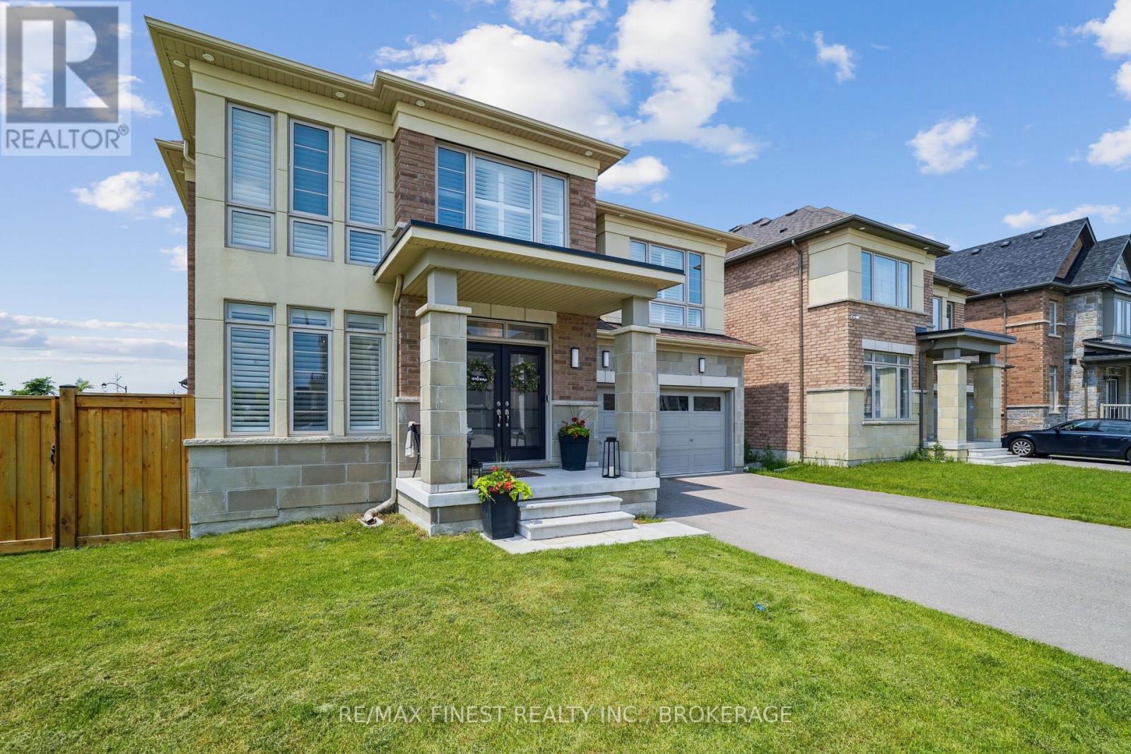 171 Frederick Pearson St, East Gwillimbury, ON L9N 0Y8