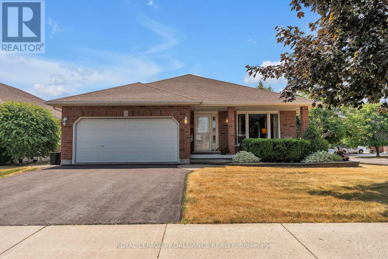 17 Hemlock Cres, Belleville, ON K8N 5Y1