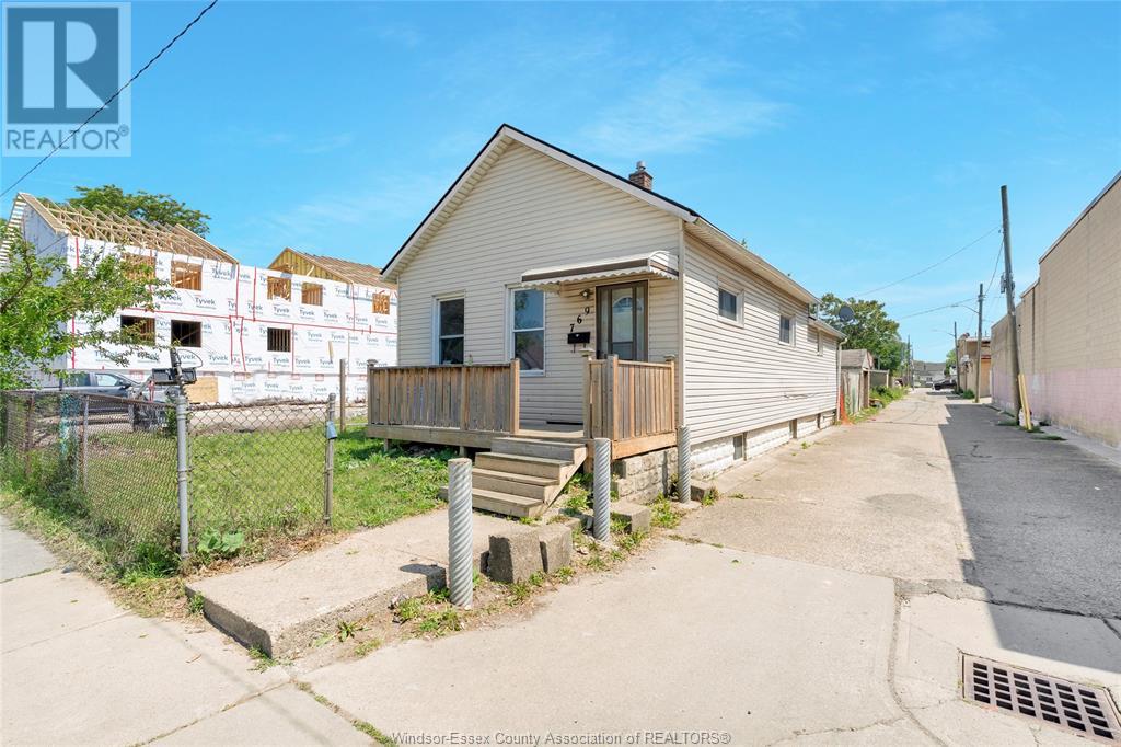 769 Brant, Windsor, ON N9A 3E9