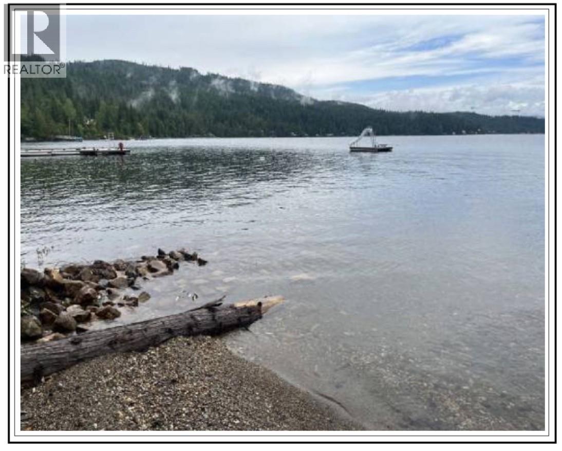 6745 Eagle Bay Rd, Eagle Bay, BC V0E 1T0