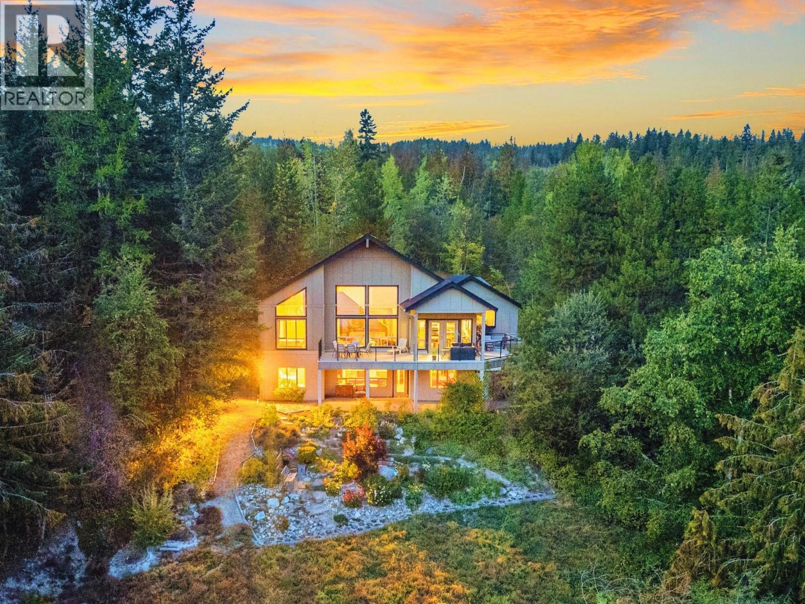 8130 Jackpine Rd, Vernon, BC V1B 3M9