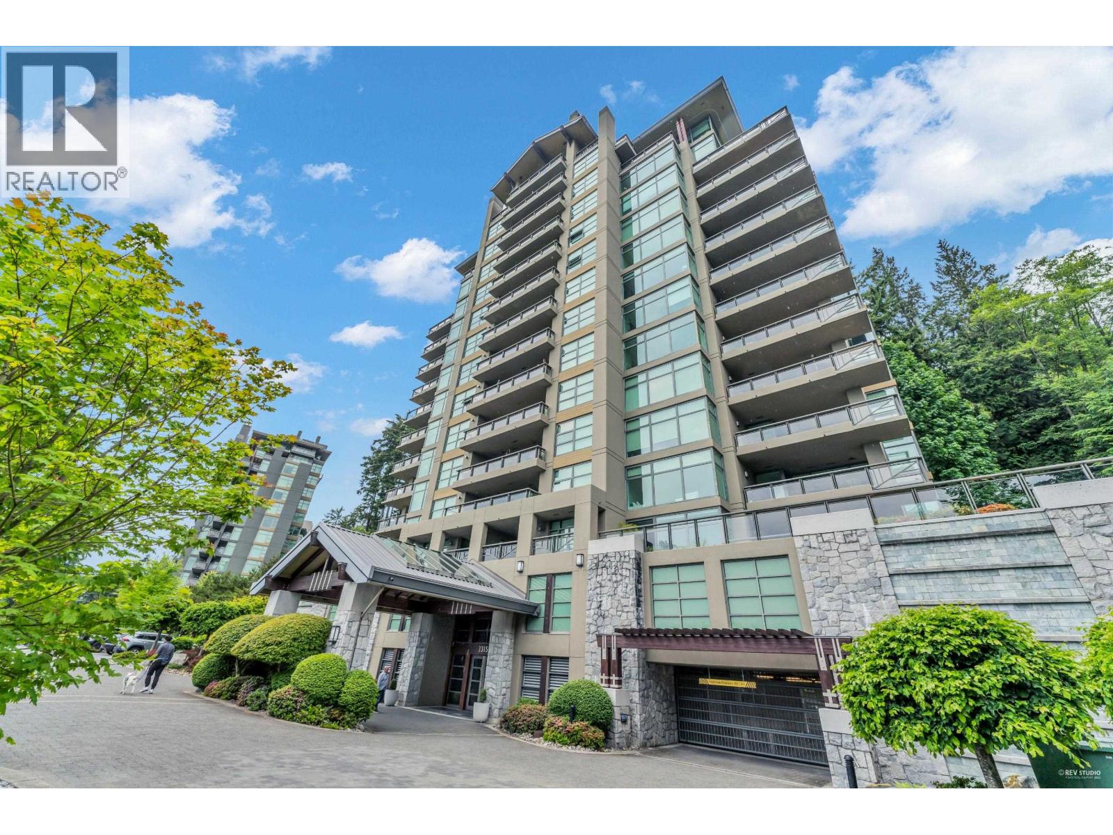 3315 Cypress Place Unit 401, West Vancouver, BC V7S 3J7