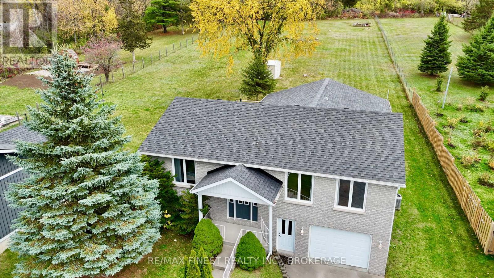 812 Palace Rd, Greater Napanee, ON K7R 1A7