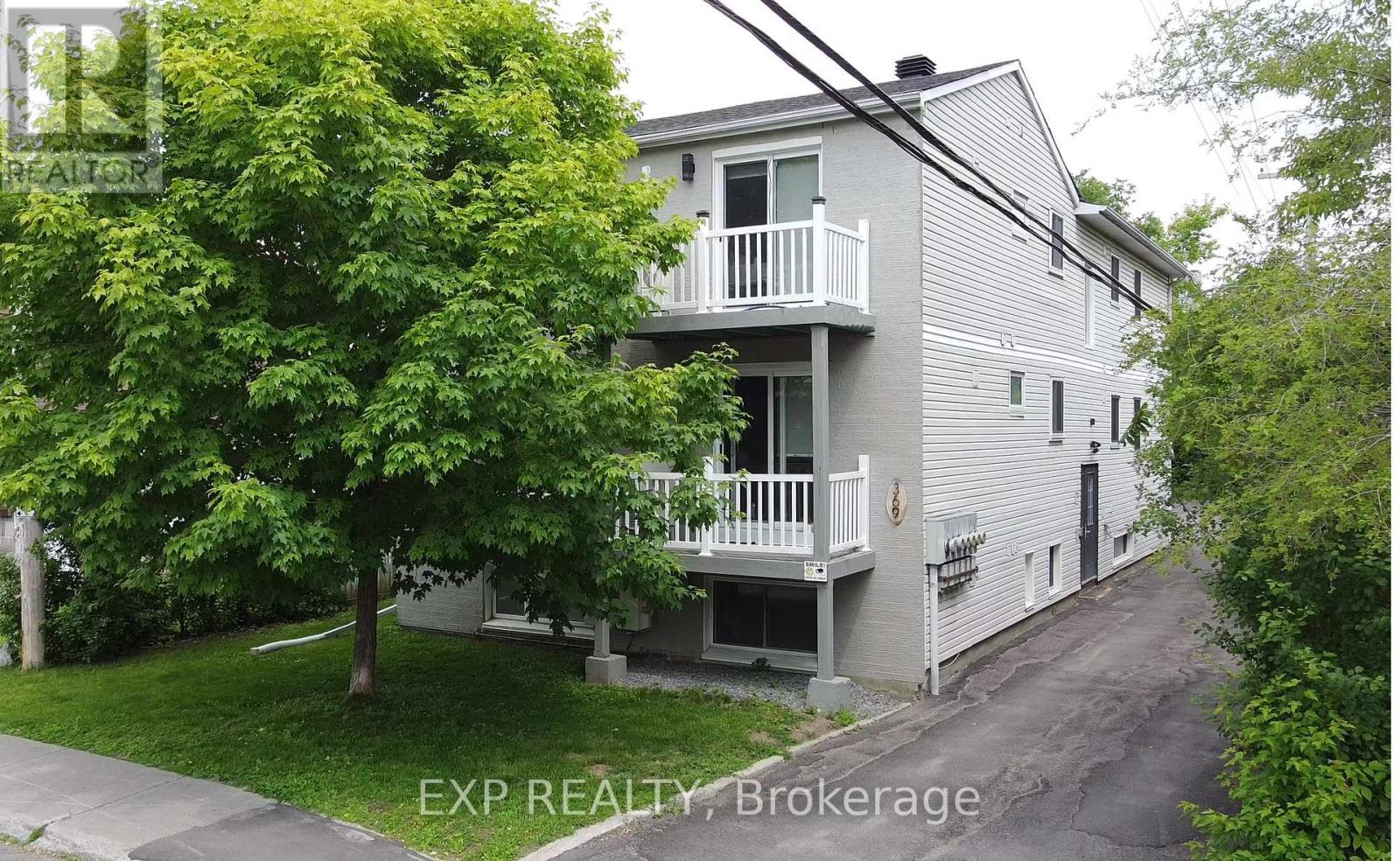 369 Lafontaine Ave, Ottawa, ON K1L 6X8