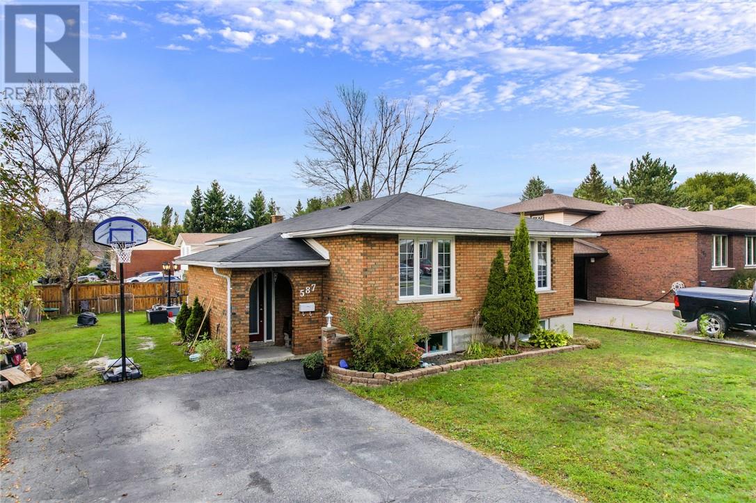 587 Beatrice Ave, Sudbury, ON P3A 5B4