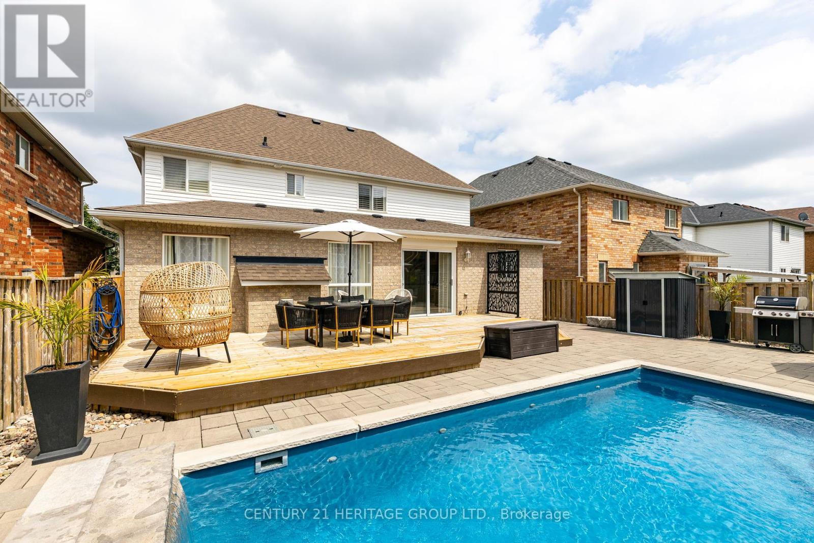 106 Laurendale Ave, Georgina, ON L4P 4E8