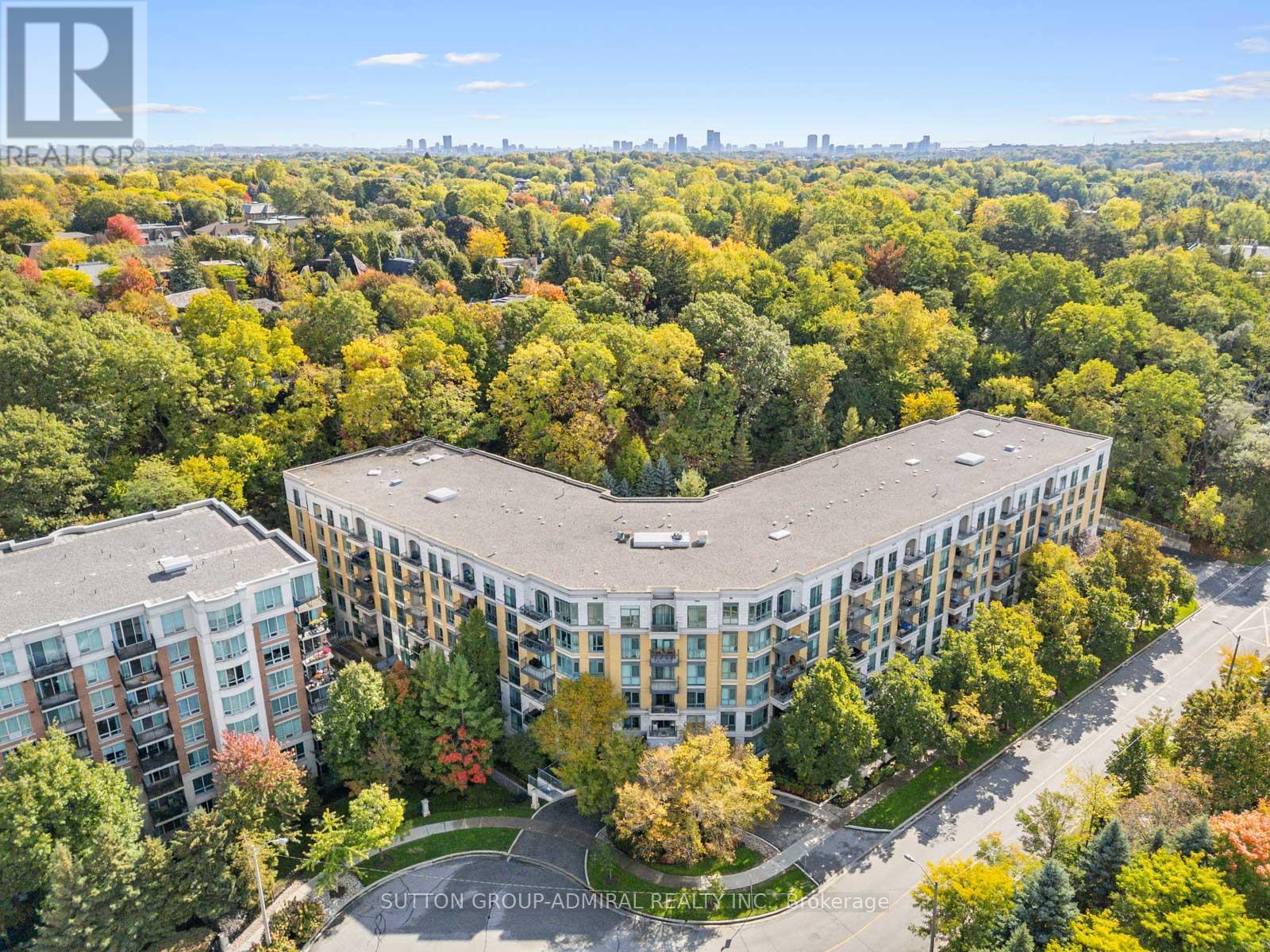 520 11 William Carson Cres, Toronto, ON M2P 2G1