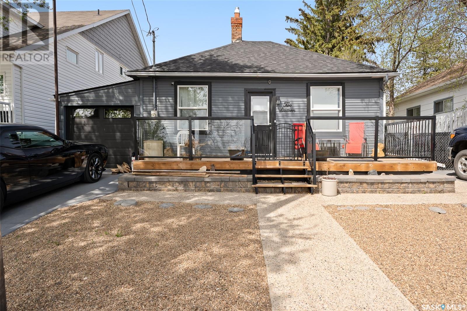 216 Grandview St W, Moose Jaw, SK S6H 5K7