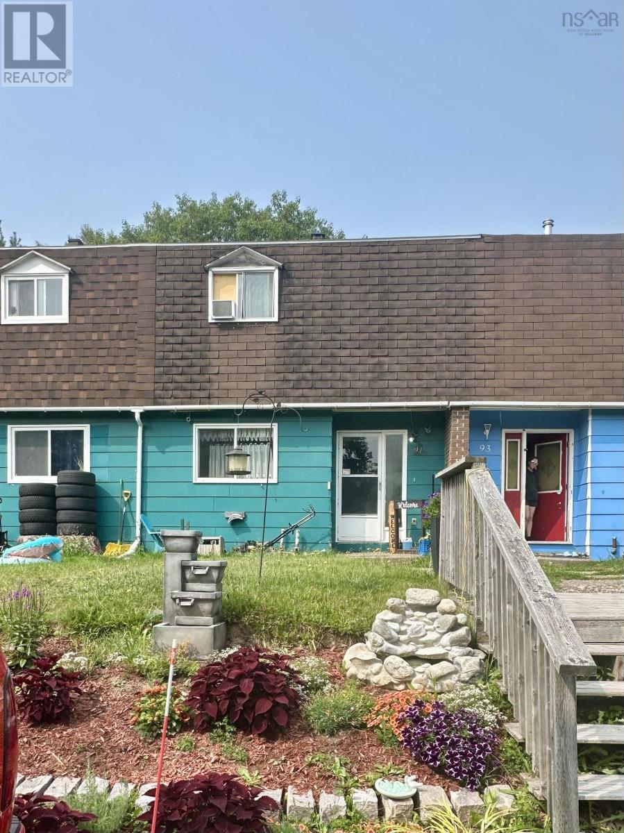 91 Veterans Dr, Pictou, NS B0K 1H0