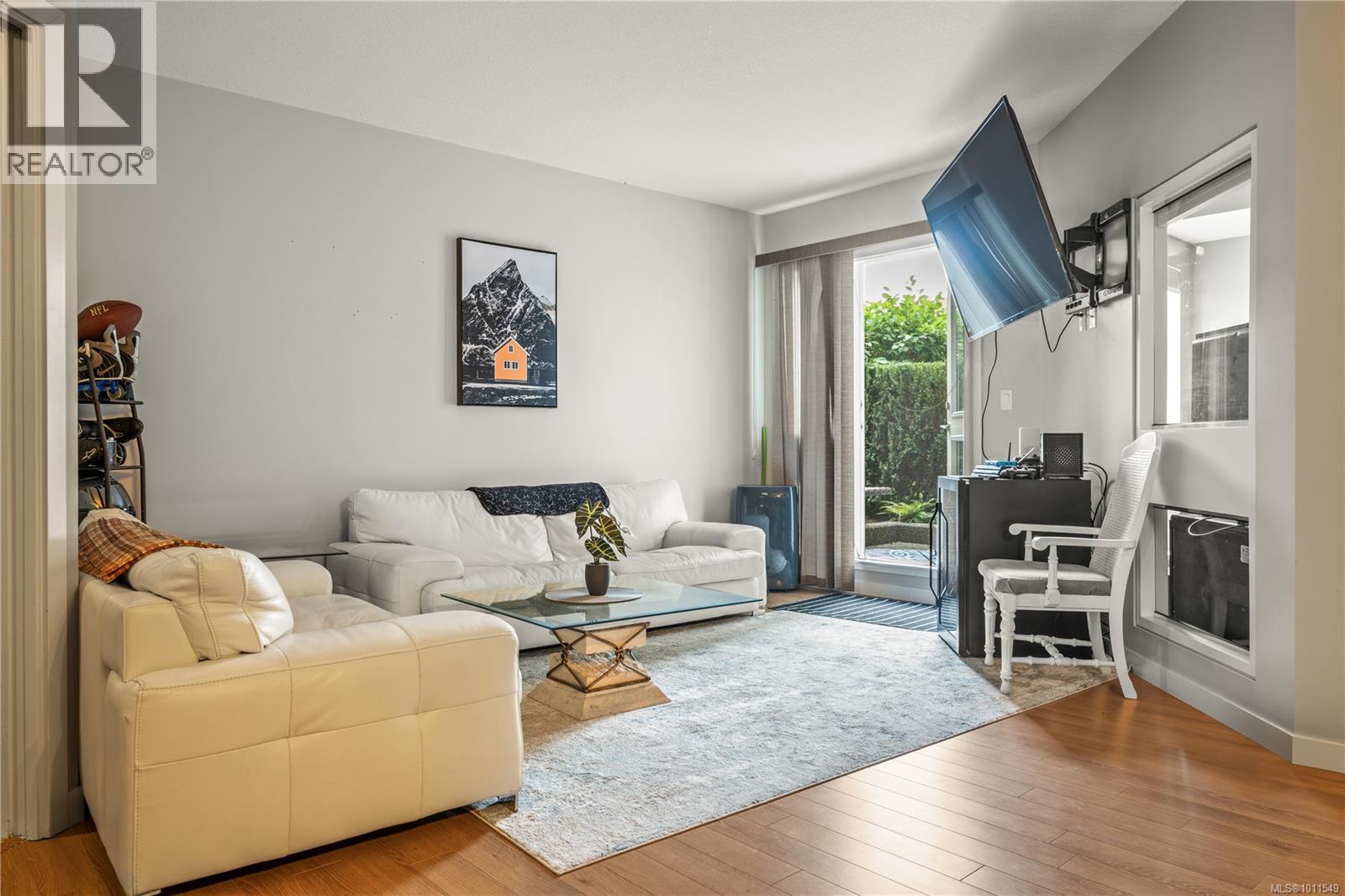 99 Chapel St Unit 215 St, Nanaimo, BC V9R 5H3