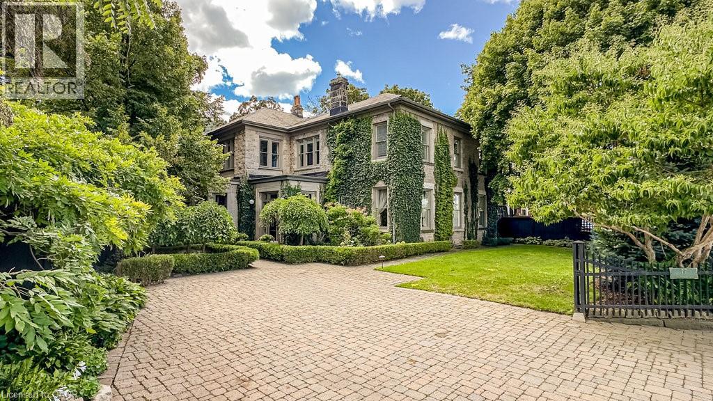 77 Claremont Dr, Hamilton, ON L9C 3N4
