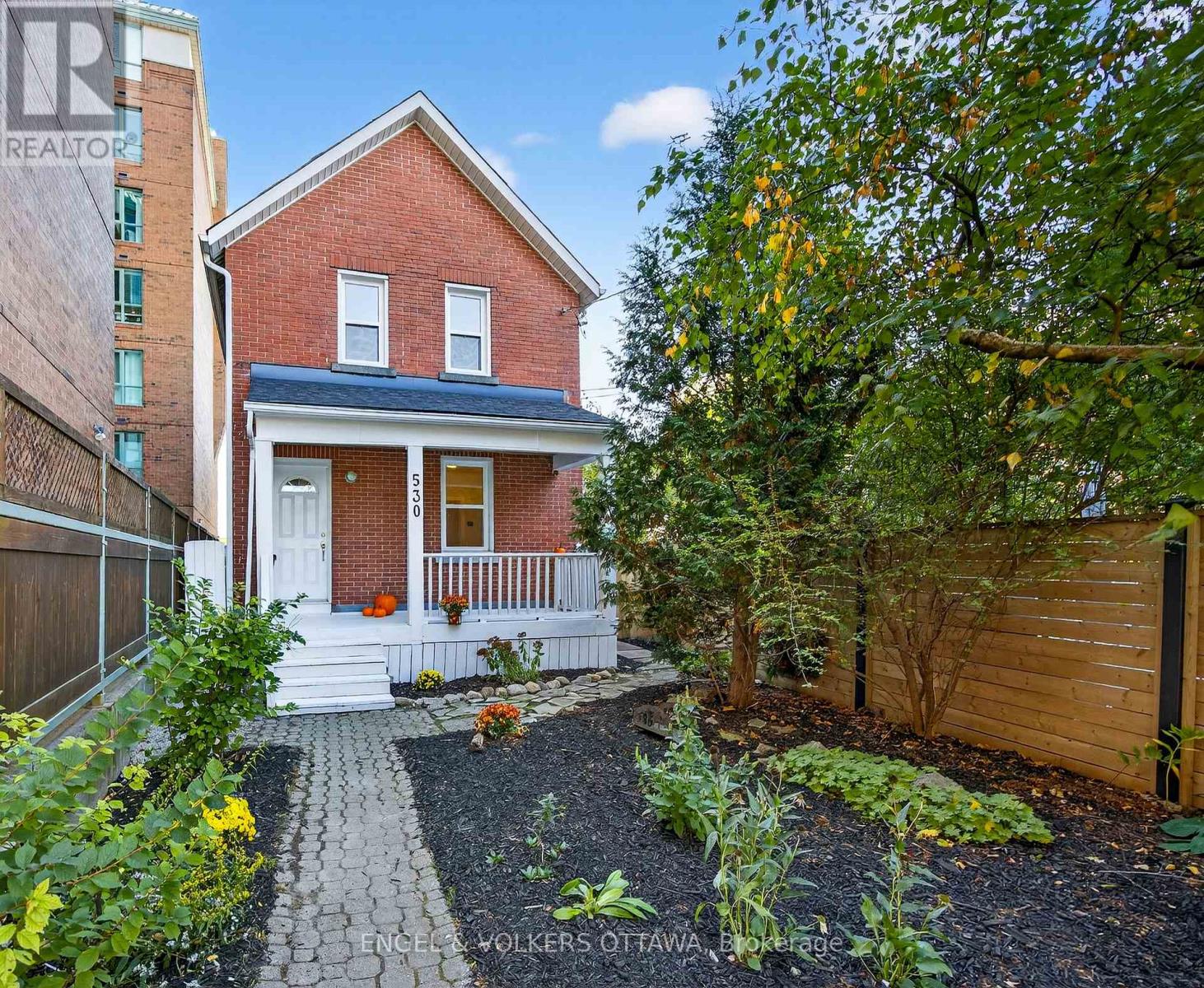 530 Cambridge St S, Ottawa, ON K1S 4J3