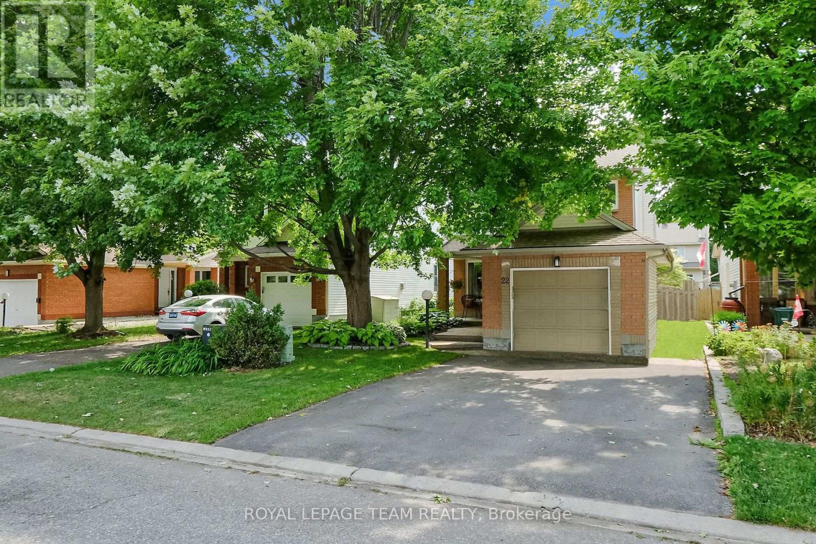 22 Avonhurst Ave, Ottawa, ON K2J 4K9