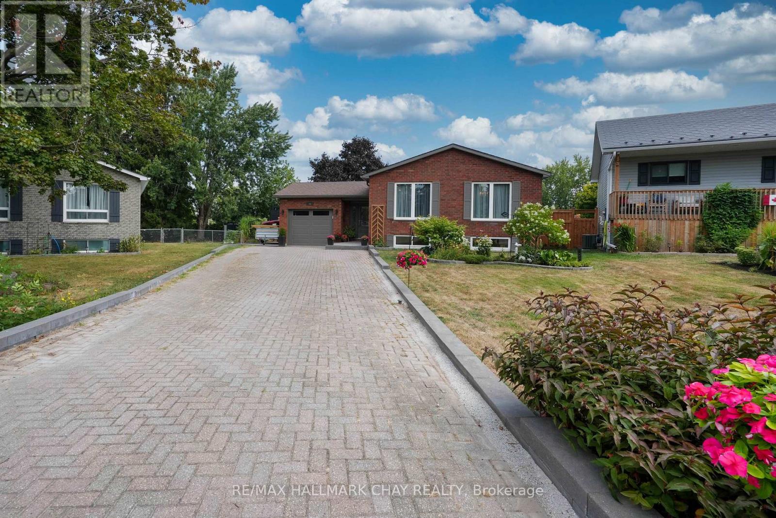 55 Shaw St, Springwater, ON L0L 1P0