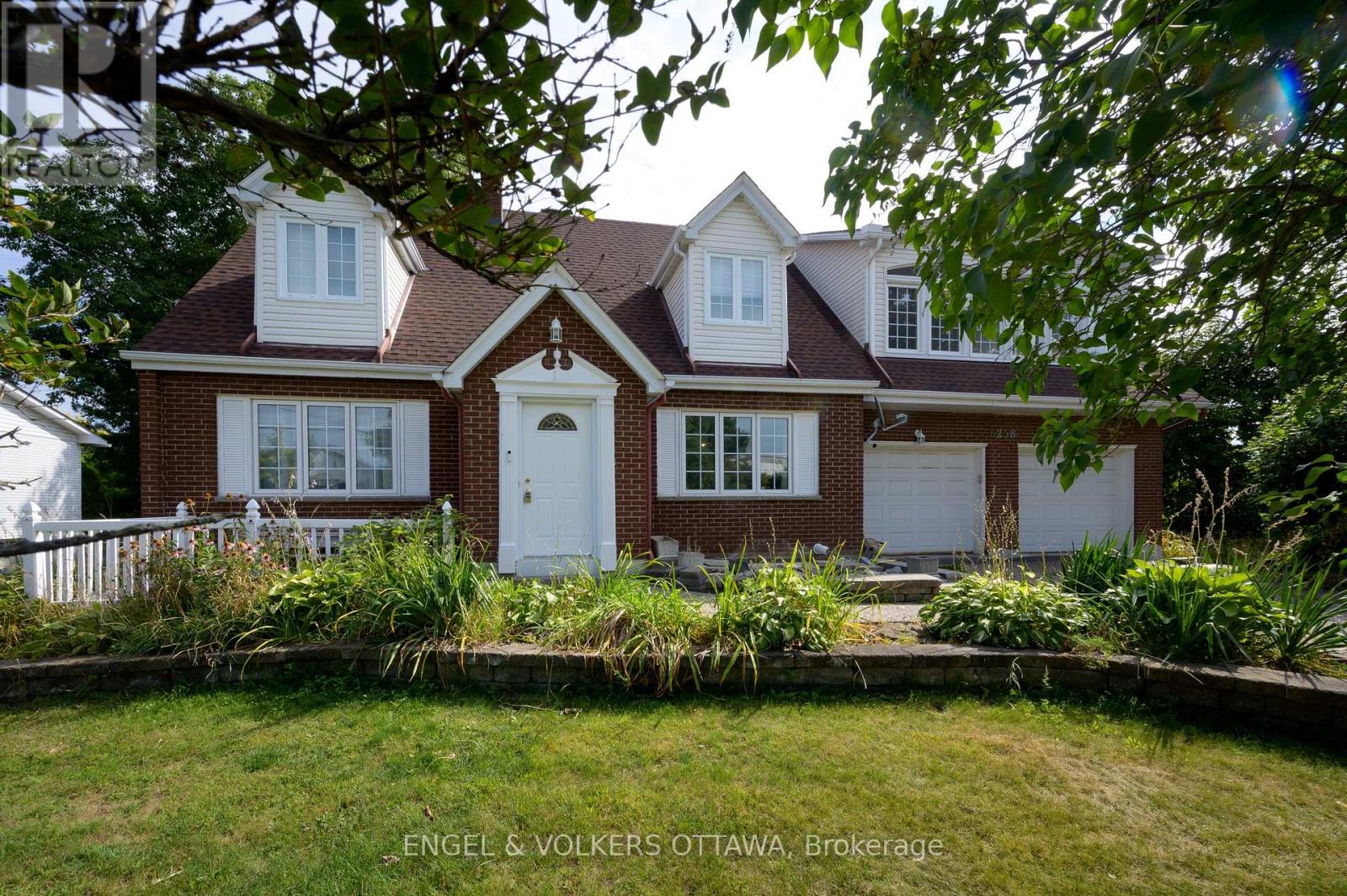 6258 Richmond Rd, Ottawa, ON K0A 2Z0