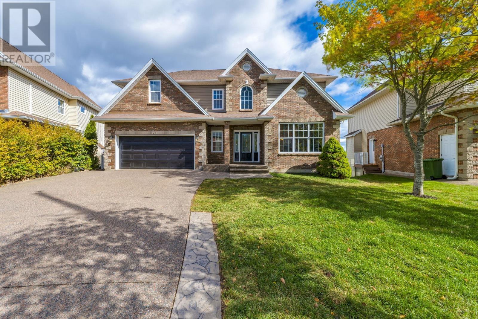 24 Vanier Way, Bedford, NS B4A 0A4