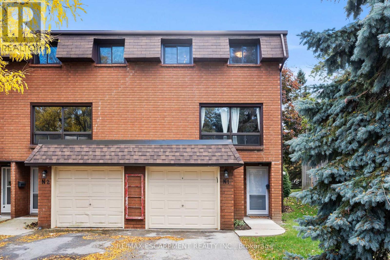 444 Stone Church Rd W N1 Rd, Hamilton, ON L9B 1R1
