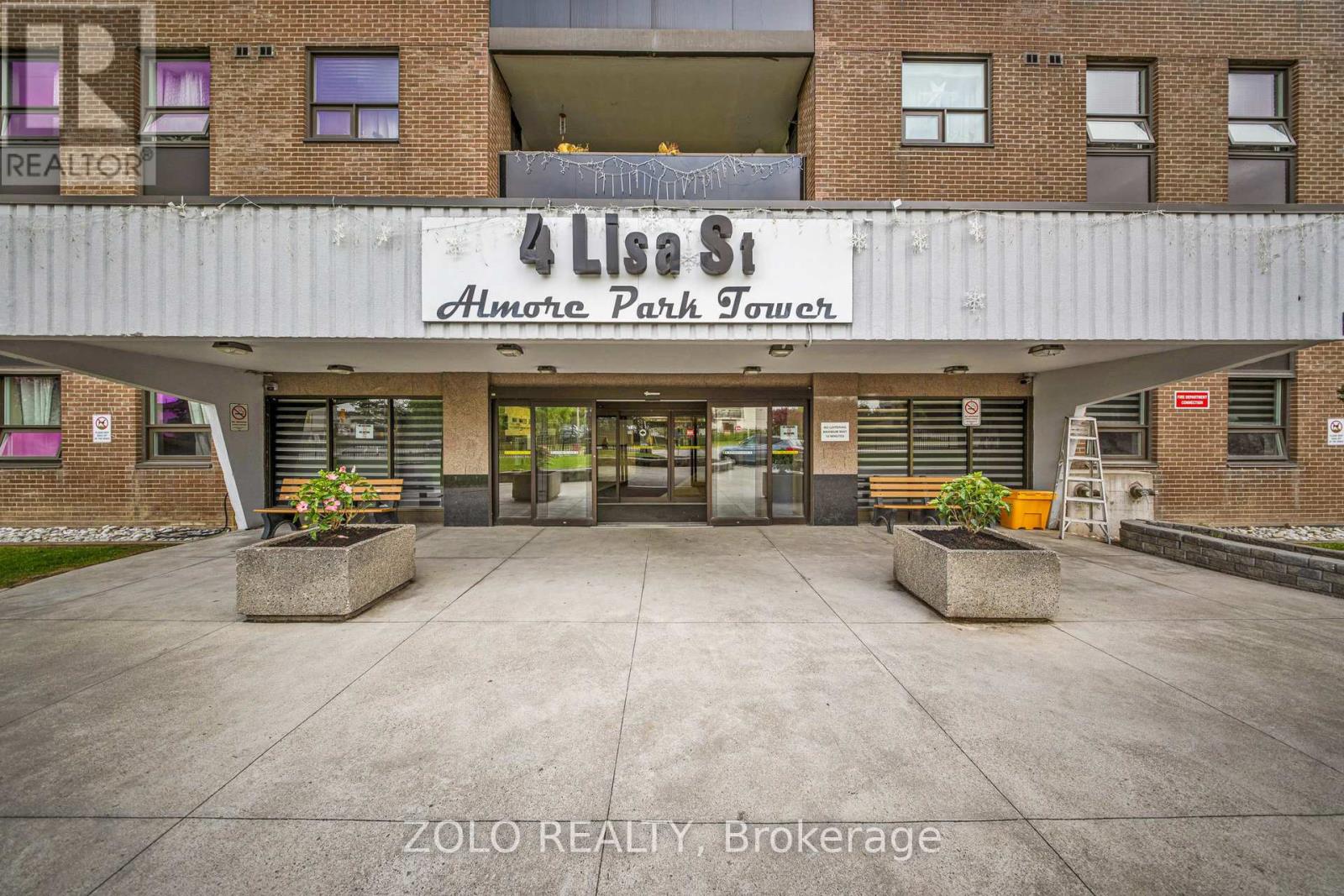 901 4 Lisa St, Brampton, ON L6T 4B6