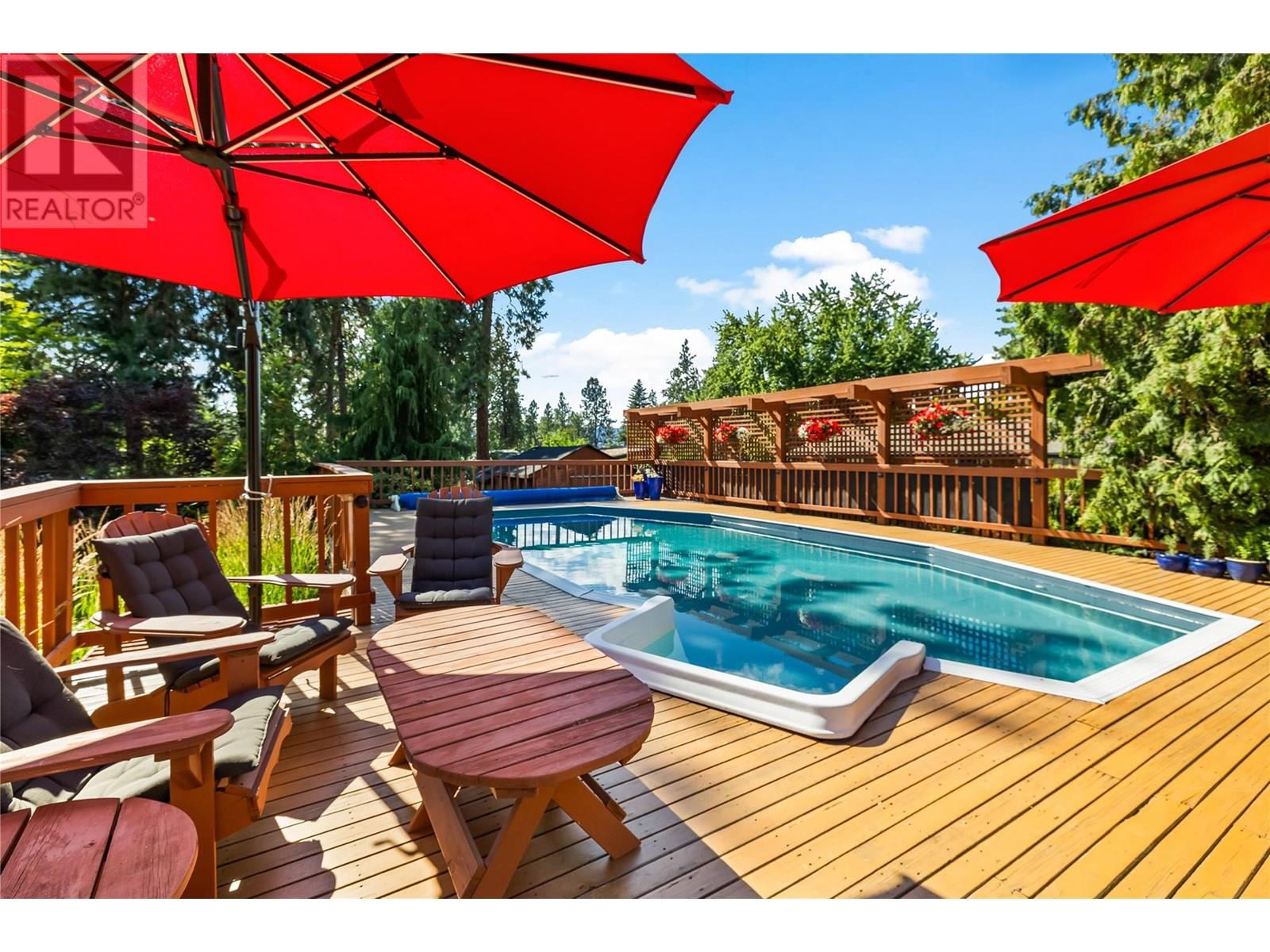 3950 June Springs Rd, Kelowna, BC V1W 4E4